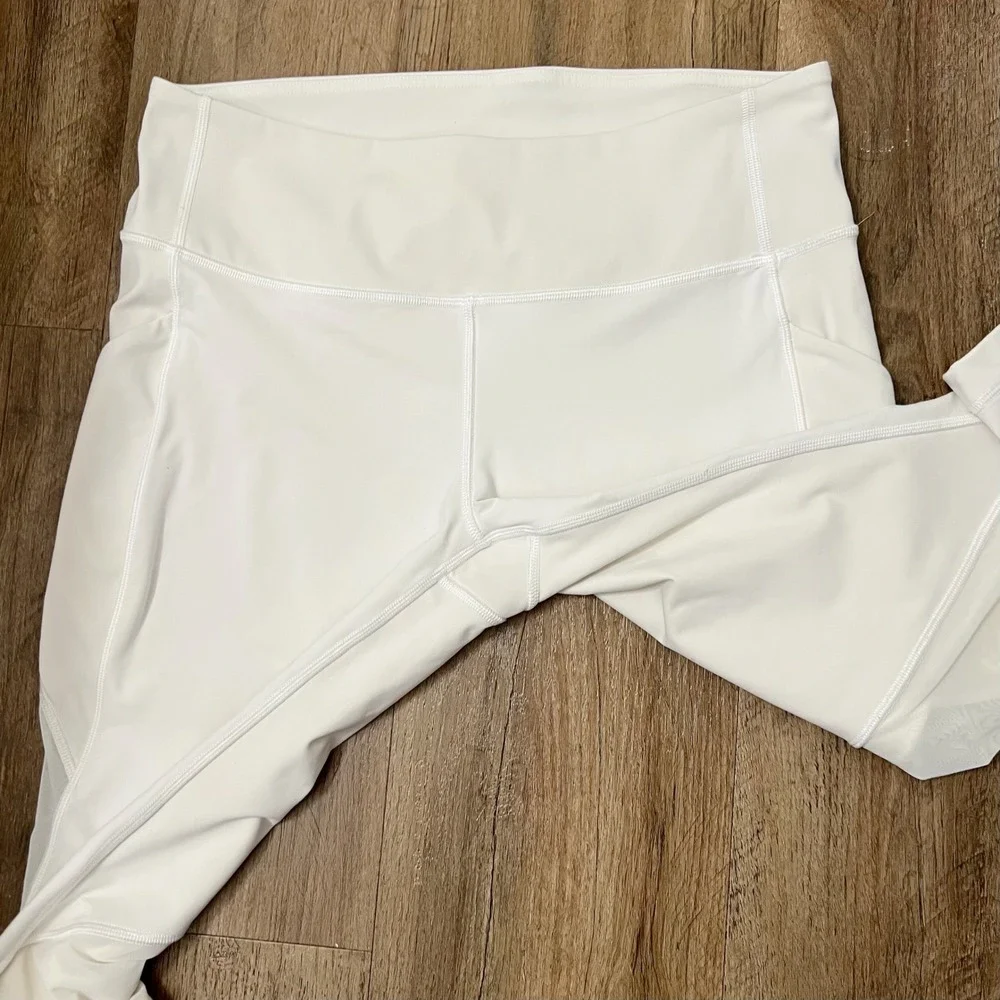 Lululemon Women's Sweat Your Heart Out‎ Crop Leggings In White Size 10